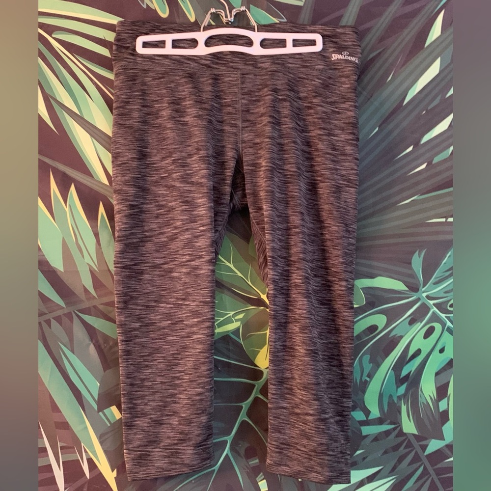 Spalding Cropped Leggings in Black/Grey